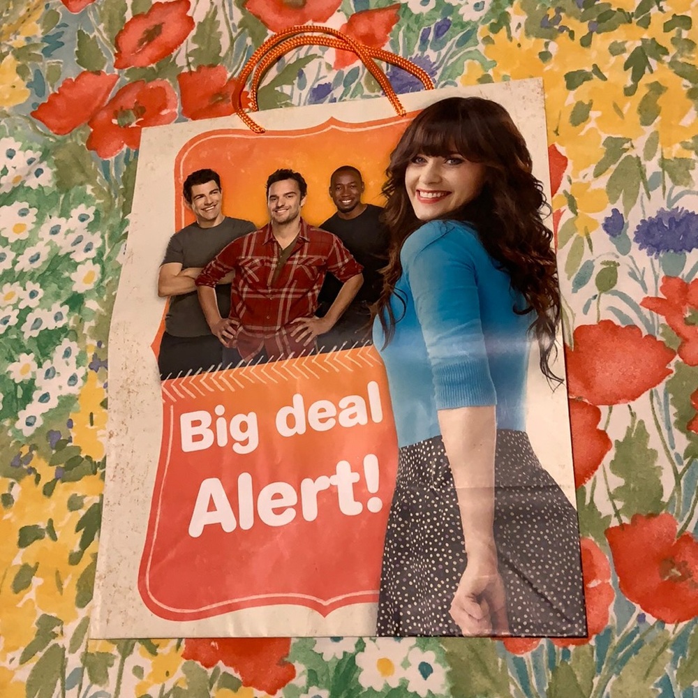 LAST CHANCE ✨ Hallmark NEW GIRL Big Deal Alert Birthday Gift Bag AS IS